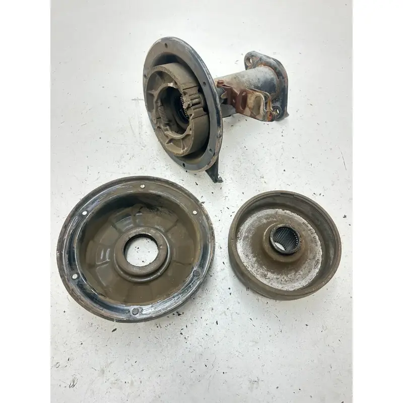 86 1986 Honda Fourtrax Trx200sx 200 Sx OEM GOOD Rear Axle Carrier Brake Drum Cov