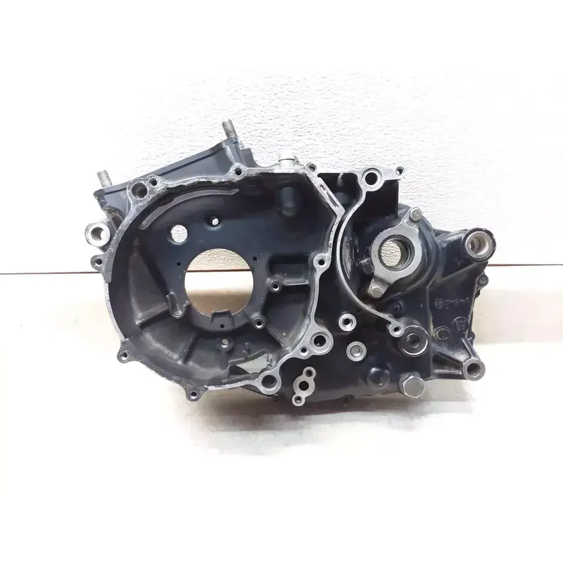VTG 1982 Yamaha XT550 XT 550 Left Engine Case Crankcase Half PJ-16