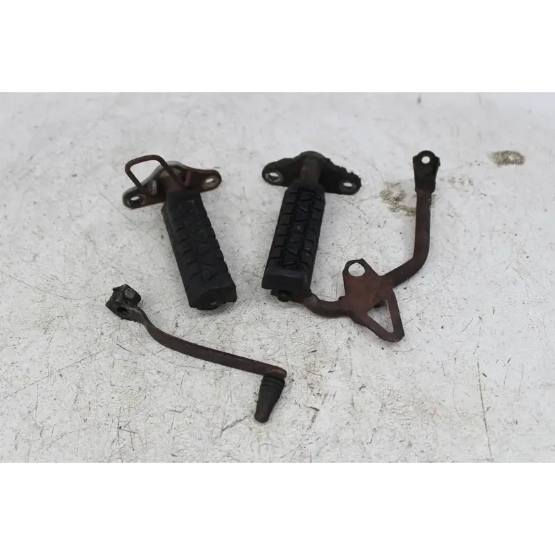 1988 YAMAHA CHAMP 100 YFM100 LEFT RIGHT FOOT RESTS PEGS STEPS W/ SHIFTER
