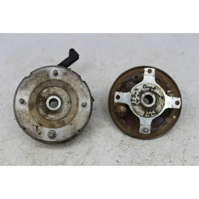 85-18 SUZUKI QUADRUNNER 250 LT4WD FRONT WHEEL RIGHT LEFT HUBS HUB SET