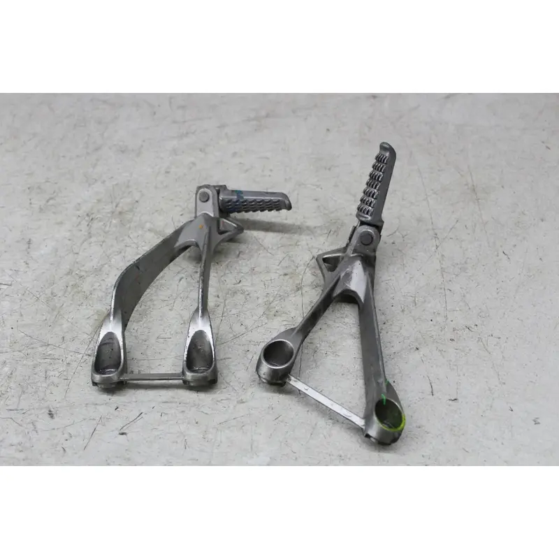2005 Kawasaki Ninja ZX6R ZX636C REAR BACK PASSENGER PEG SET PAIR
