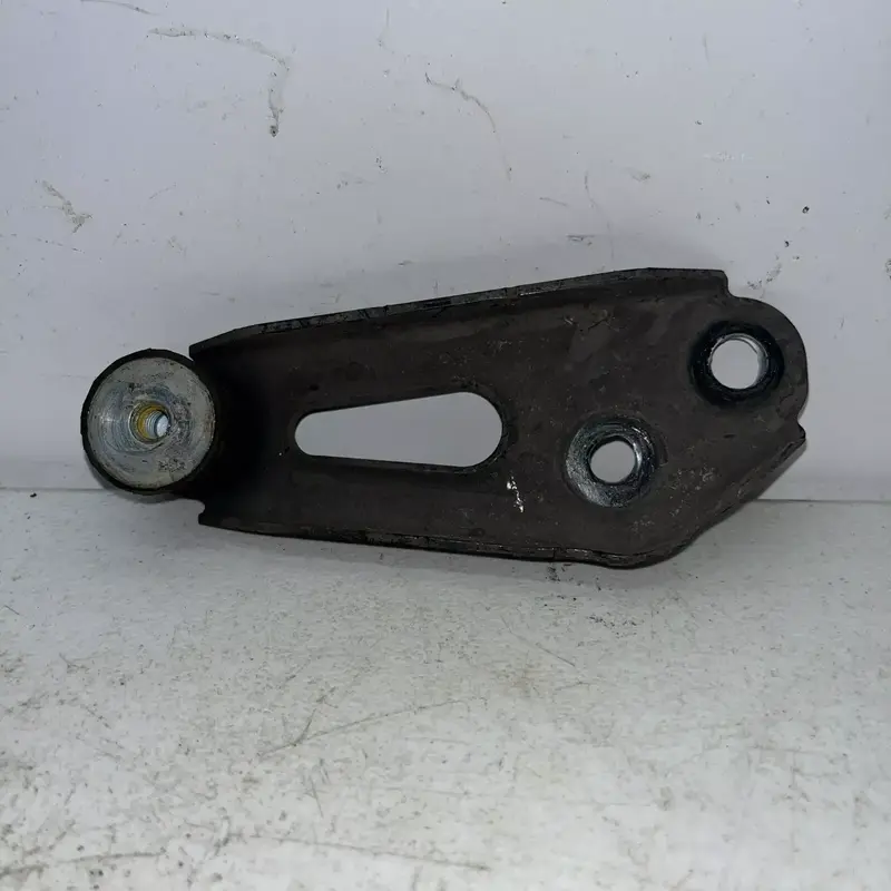 2019 Can Am Outlander 570 Engine Mount Upper With Rubber Isolator 707001256