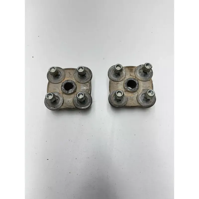 2006 06 Polaris Trail Boss 330 2x4 OEM Rear Wheel Hub Hubs Lug Nuts L R