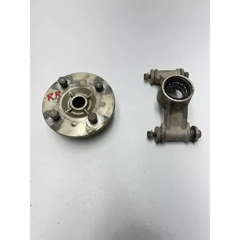 05 2005 Yamaha Kodiak 450 IRS 4x4 OEM Rear Right Knuckle Hub Mount Spindle Lug