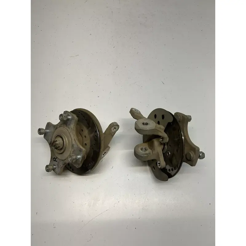 09 2009 Arctic Cat 250 2x4 Front Left Right Spindle Hub Knuckle Lug Disc Brake