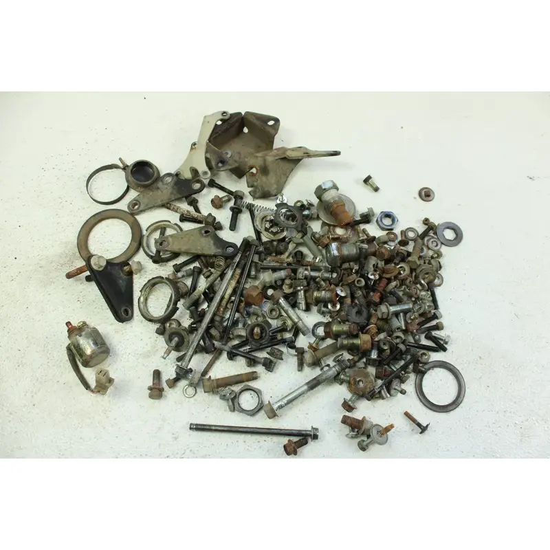 1986 Yamaha Moto 4 Miscellaneous Bolts  B4466