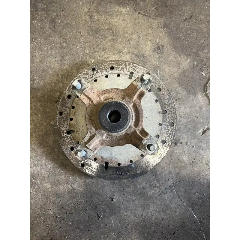 02 Polaris Sportsman 700 Front Wheel Hub 5131935 2001-2002