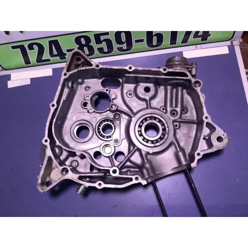 1986 86 SUZUKI LT 230 230S RIGHT ENGINE CRANK CASE