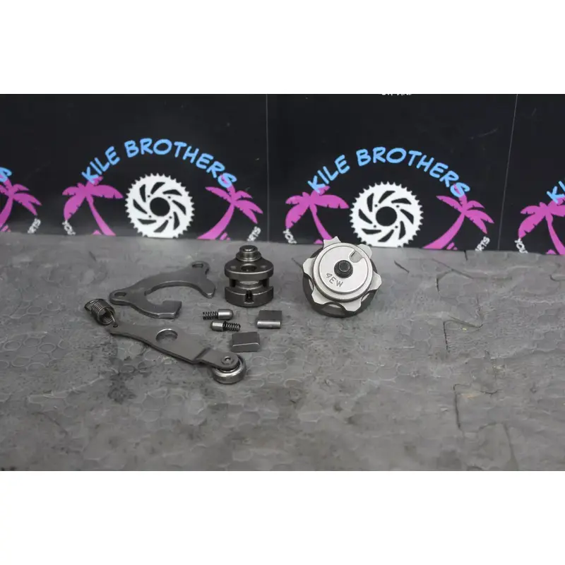 2001 yamaha yz250 SHIFTER SHIFTING MECHANISM RATCHET PAWL ASSY 5MW-18122-01-00