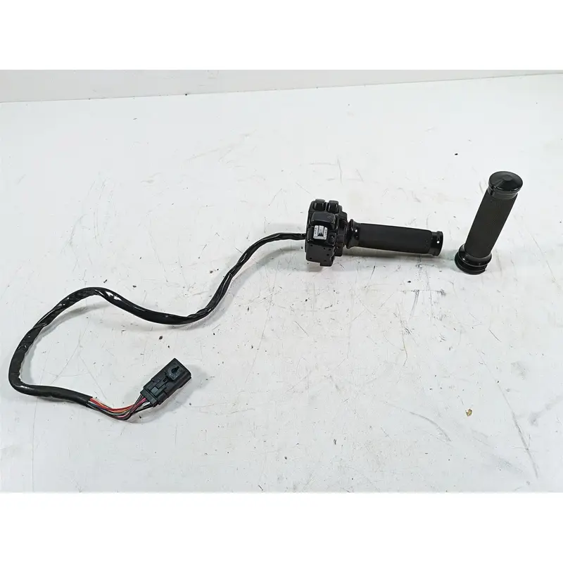 2009 Harley Touring FLHTCU Electra Glide Right Control Switch - Read 71684-06A
