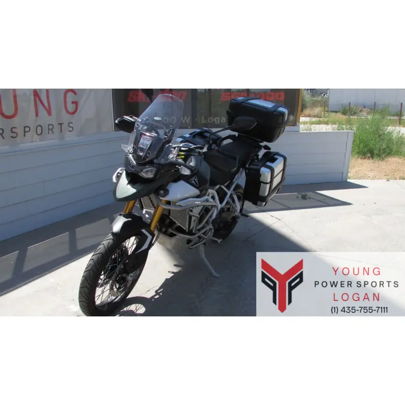 Triumph Tiger 900 Rally Pro Matte Khaki Green / Matte Phantom Black