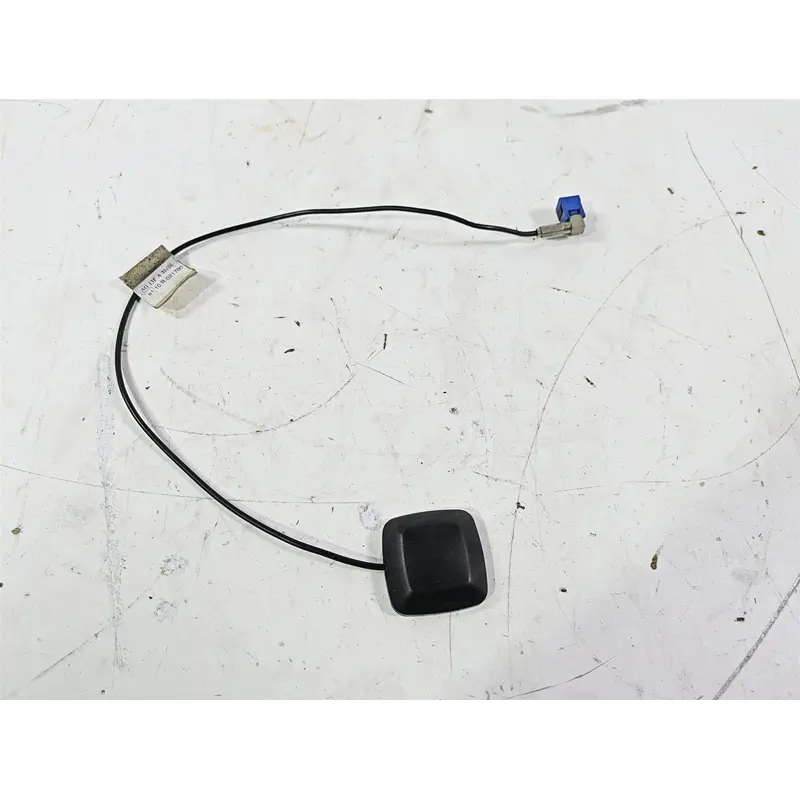 2007 Harley Touring FLHTCU SE CVO E-Glide Gps Antenna  76000222