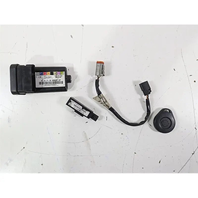2007 Harley Touring FLHTCU SE CVO E-Glide Tssm Turn Signal Module & Fob 68924-07