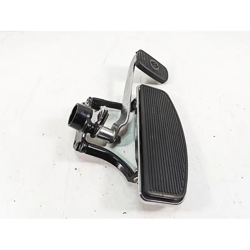 2010 Harley Touring FLHTCU Electra Glide Right Floorboard + Brake Pedal 50621-06
