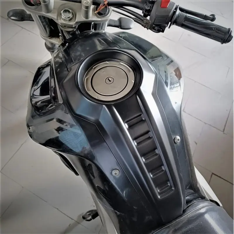 Yamaha FZ V2- TankTie Saiga parts